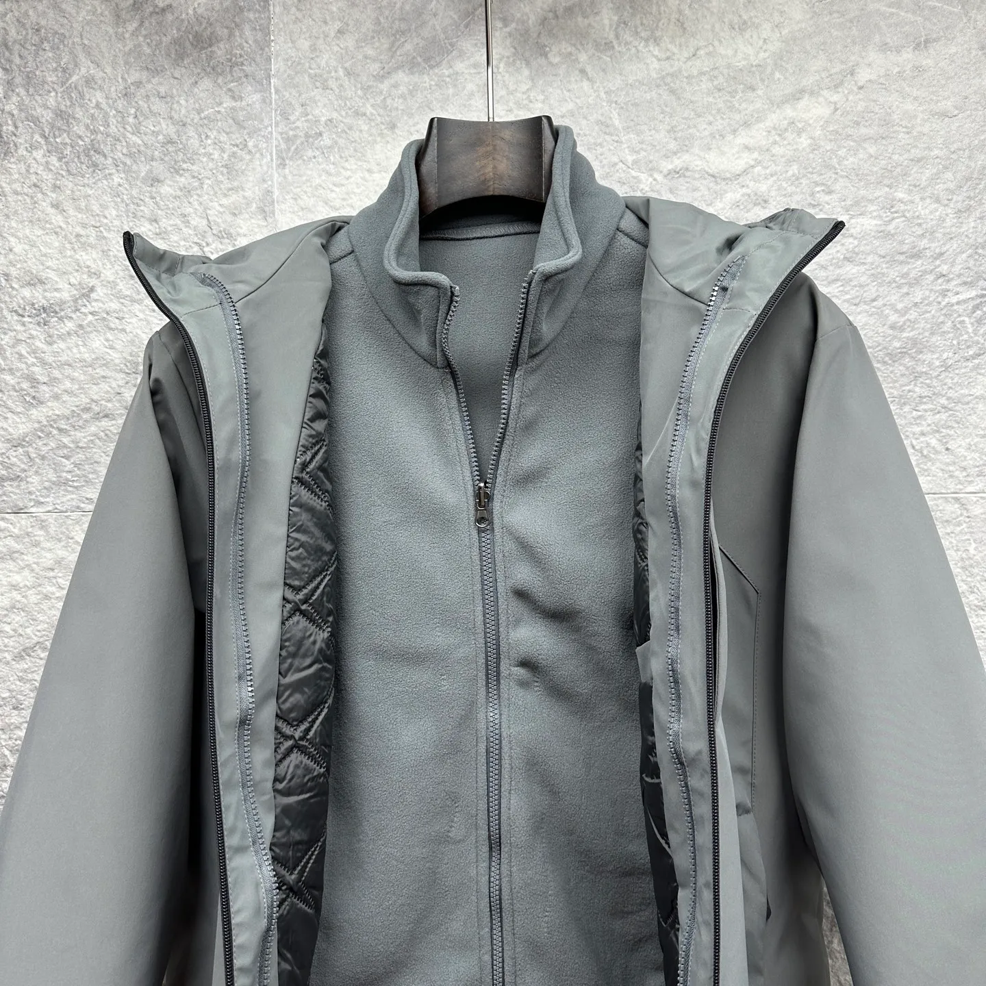 P490 Ralph Lauren 2025 new embroidered logo three-in-one jacket for couples, cotton jacket 💯Made of polyester fiber composite waterproof fabric, polar fleece liner, popular Internet celebrity style, exquisite craftsmanship, waterproof treatment of fabric, windproof and cold-resistant, excellent breathability, comfortable and versatile jacket, fashionable and versatile, same style as Internet celebrity, ingenious style, simple and fashionable, same style for men and women Original main wheat washed tag moisture-proof paper packaging 👍 Size: M—3XL Color: black gray